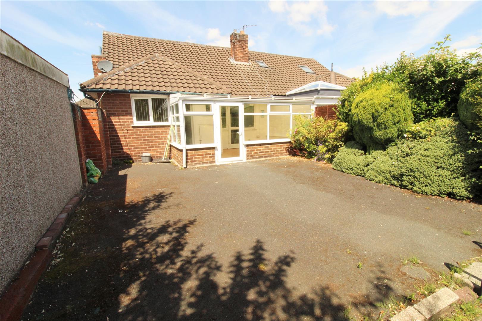 Property Details Estate Agents, Aintree, Liverpool Grosvenor Waterford Estate Agents Ltd